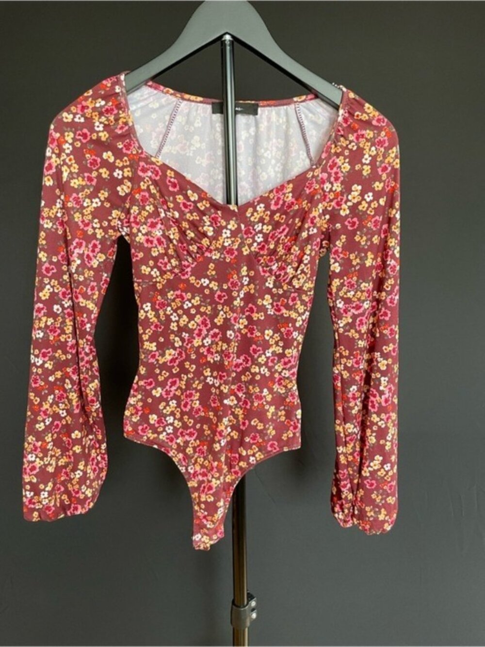 Lulus Burgundy Floral Long Sleeve Sweetheart Neck Bodysuit Small